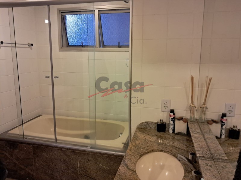 Apartamento para alugar com 3 quartos, 121m² - Foto 10